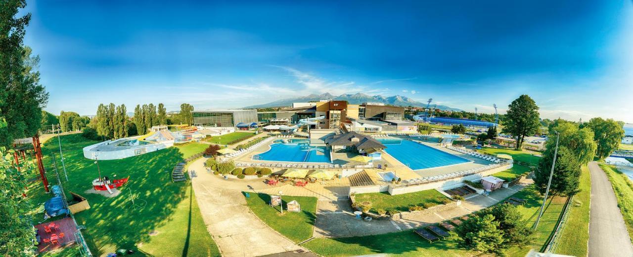 Aquacity Seasons Hotel 4*